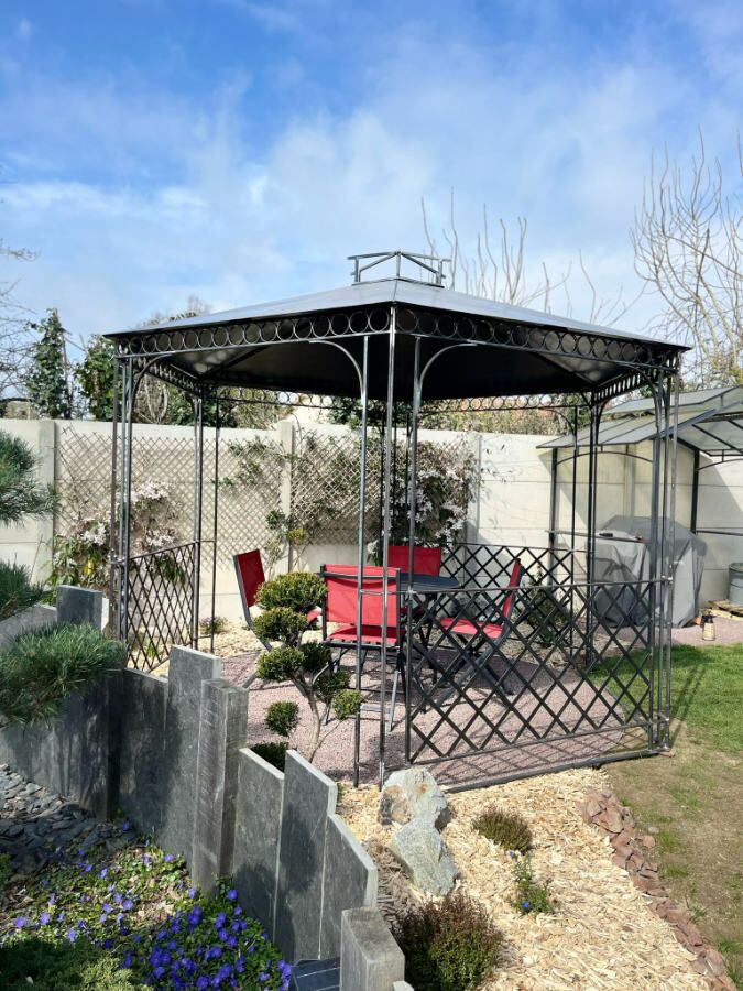 Gloriette de jardin